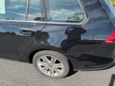 Used 2016 Volkswagen Golf Limited Edition FWD image 18