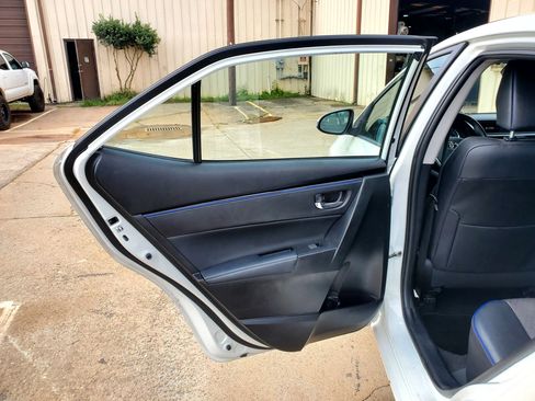 Used 2017 Toyota Corolla SE FWD image 20