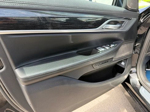 Used 2020 BMW 740i RWD image 13