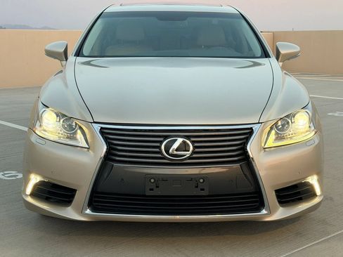 Used 2013 Lexus LS 460 w/ Comfort Pkg RWD image 7