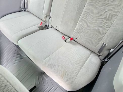 Used 2014 Toyota Sienna LE AWD/4WD image 50