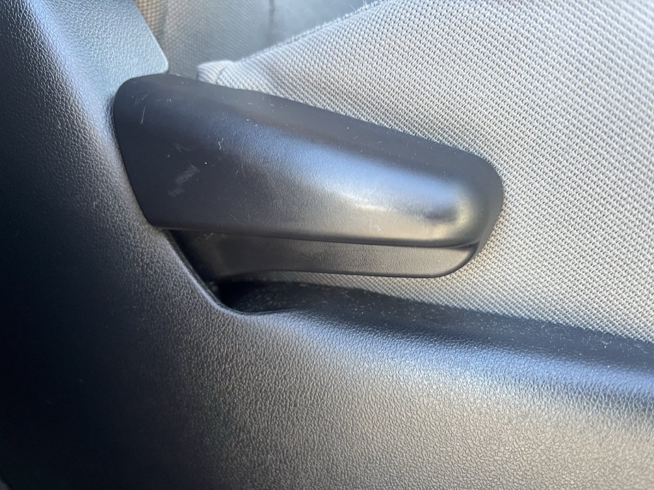 Used 2018 Toyota Tacoma SR5 AWD/4WD image 25