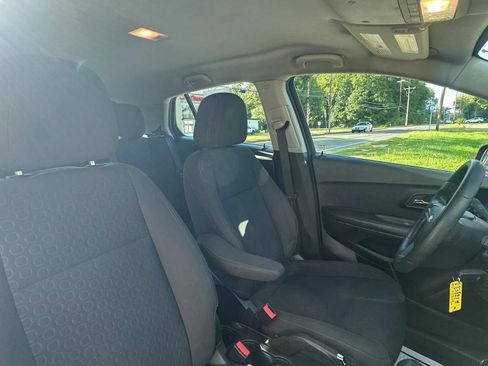 Used 2015 Chevrolet Trax LS AWD/4WD image 31
