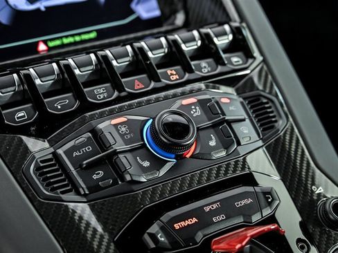 Used 2017 Lamborghini Aventador S AWD/4WD image 30