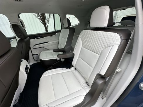 Used 2024 GMC Acadia Denali w/ Super Cruise Package image 25