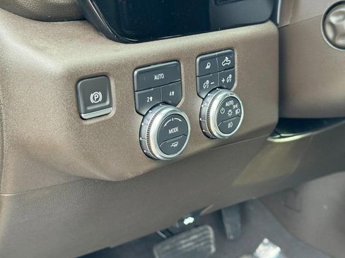 Used 2024 GMC Sierra 1500 SLT w/ SLT Premium Plus Package image 17