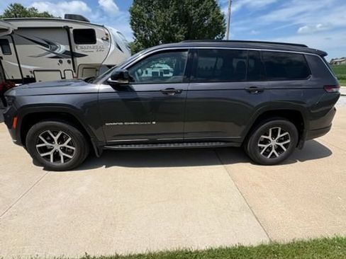 Used 2024 Jeep Grand Cherokee L Limited w/ Trailer Tow Package AWD/4WD image 2
