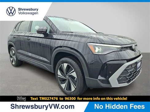 New 2026 Volkswagen Taos SE image 1