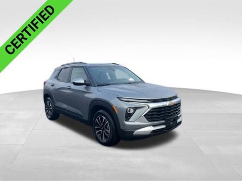 Used 2025 Chevrolet TrailBlazer LT w/ Convenience Package image 8