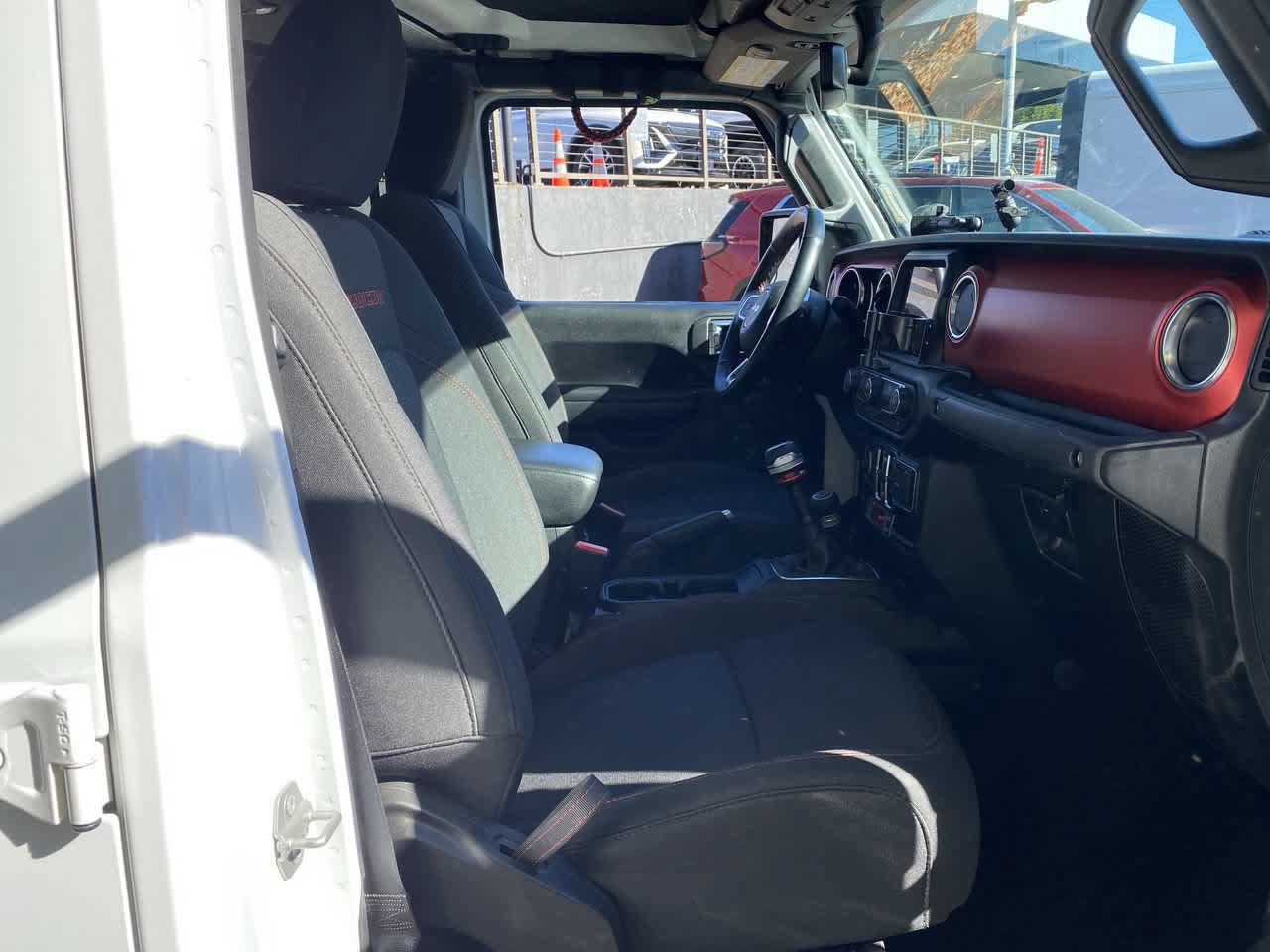 Used 2021 Jeep Gladiator Rubicon AWD/4WD image 18