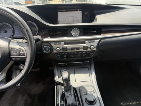 Used 2018 Lexus ES 350 w/ Premier Package image 12