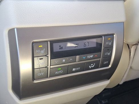 Used 2019 Lexus GX 460 Premium w/ Premium Package image 12