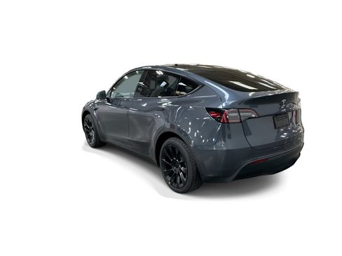 Certified 2023 Tesla Model Y Long Range AWD/4WD image 4