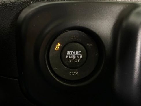 Used 2019 Jeep Wrangler Unlimited Sahara AWD/4WD image 24