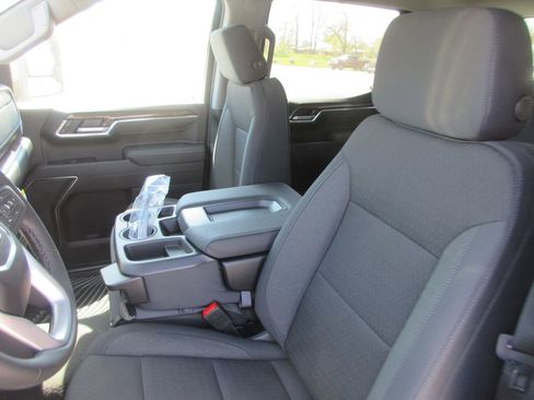 New 2026 GMC Sierra 1500 SLE w/ Max Trailering Package image 12