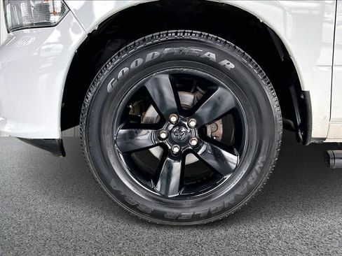 Used 2019 RAM 1500 Express w/ Wheel & Sound Group image 32
