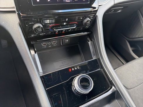 New 2025 Jeep Grand Cherokee 4WD image 16