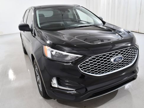 Used 2024 Ford Edge SEL w/ Convenience Package image 4