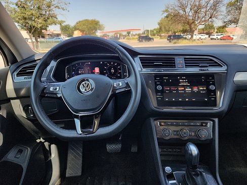 Used 2020 Volkswagen Tiguan S image 6