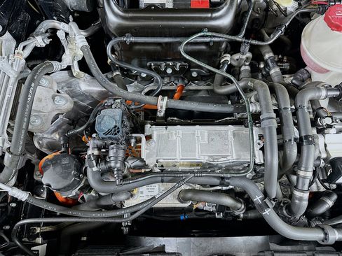 Used 2024 Mercedes-Benz EQB 250+ image 33