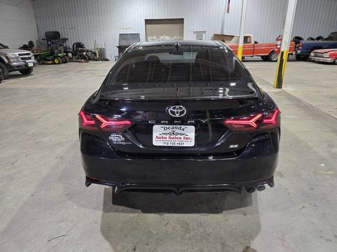 Used 2021 Toyota Camry SE image 12