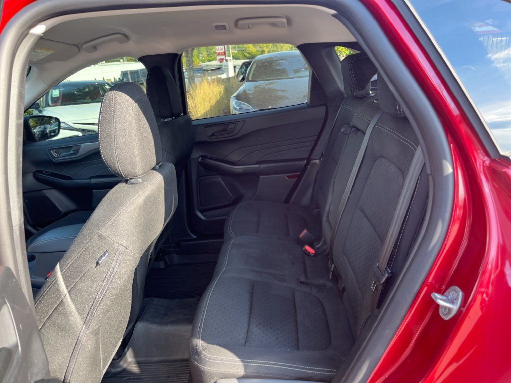 Used 2026 Ford Escape Active w/ Tech Pack #1 FWD image 32