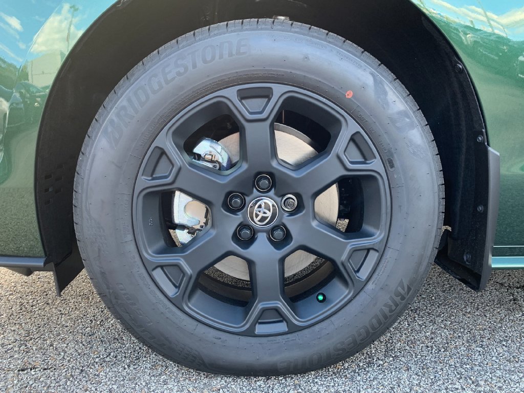 New 2026 Toyota Sienna XLE Woodland Edition AWD/4WD image 32