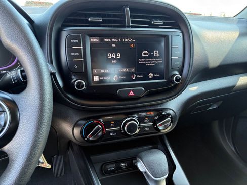 Used 2025 Kia Soul LX w/ LX Technology Package FWD image 17
