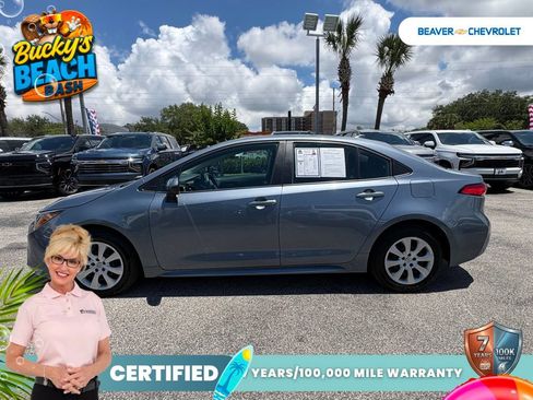 Used 2022 Toyota Corolla LE FWD image 3