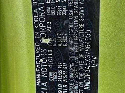 Used 2016 Kia Soul + FWD image 20