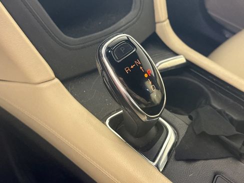Used 2018 Cadillac XT5 FWD image 7