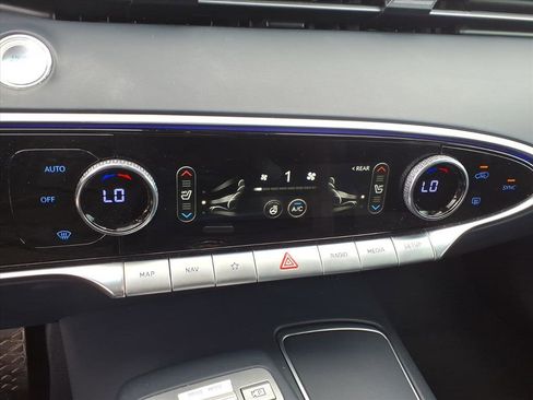 Used 2023 Genesis GV70 2.5T w/ Sport Prestige Package image 5