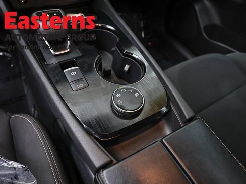 Used 2024 Nissan Rogue S AWD/4WD image 21
