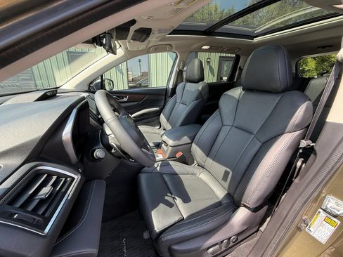 Used 2025 Subaru Ascent Touring AWD/4WD image 12