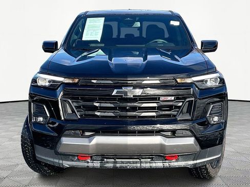 Used 2025 Chevrolet Colorado Z71 w/ Technology Package image 2