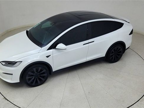 Used 2022 Tesla Model X image 76