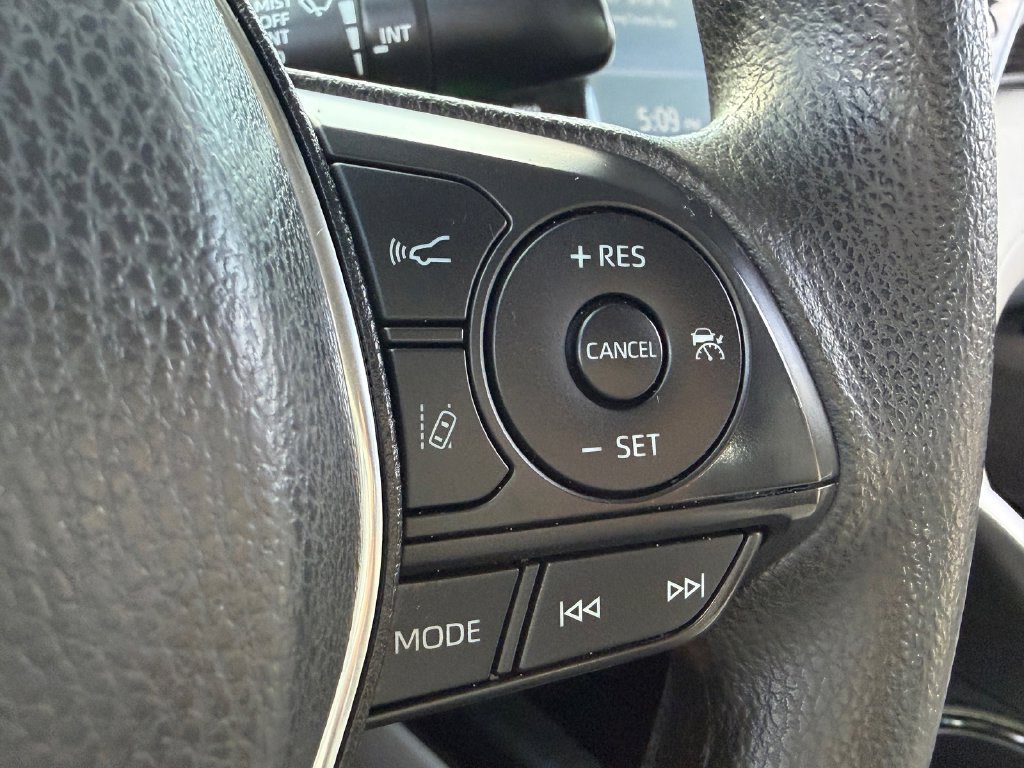 Used 2019 Toyota Camry LE FWD image 27