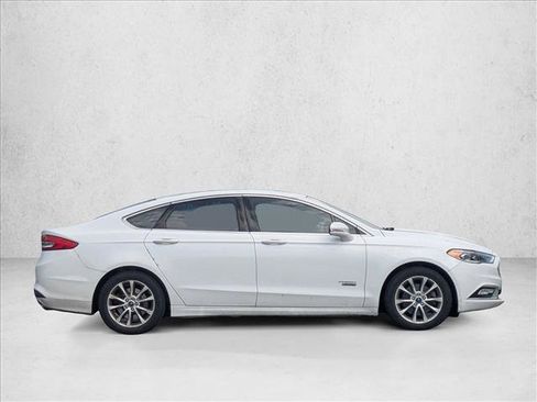 Used 2017 Ford Fusion Energi SE FWD image 4