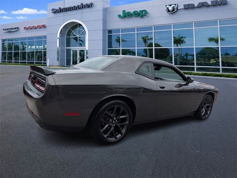 Used 2019 Dodge Challenger SXT w/ Blacktop Package image 7