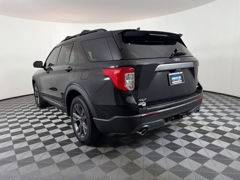 Used 2024 Ford Explorer XLT w/ Equipment Group 202A AWD/4WD image 5