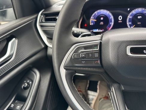 Certified 2024 Jeep Grand Cherokee L Laredo image 22