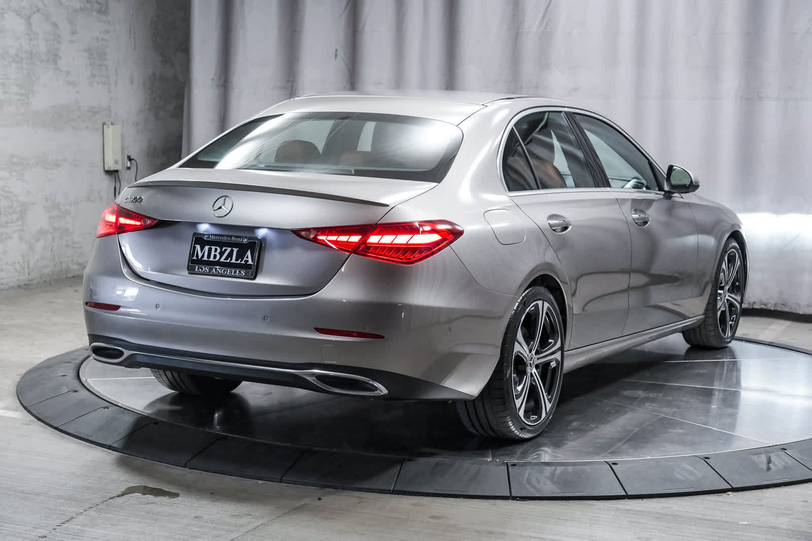 Used 2024 Mercedes-Benz C 300 Sedan image 4