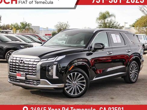 Used 2023 Hyundai Palisade Calligraphy image 1