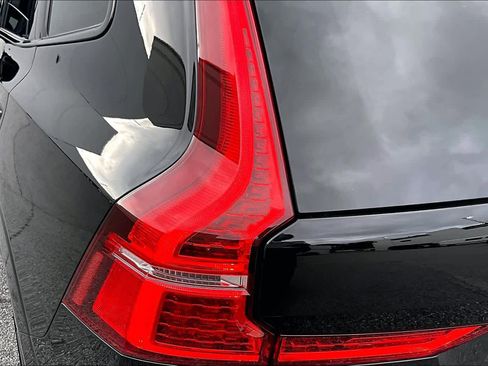 Used 2024 Volvo XC60 T8 Ultimate image 28