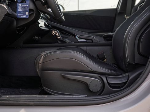 New 2026 Hyundai Elantra N FWD image 16