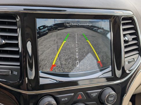 Used 2021 Jeep Grand Cherokee Summit w/ Platinum Series Group image 18