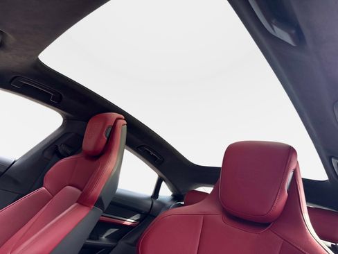 Used 2024 Porsche Taycan GTS image 41