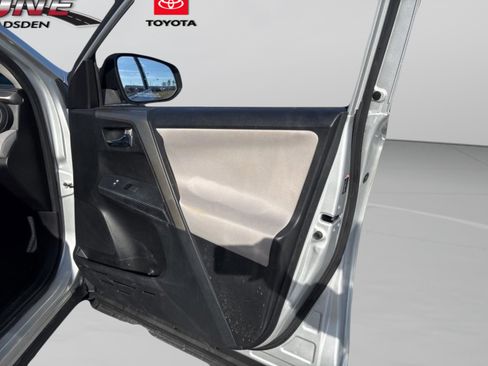 Used 2014 Toyota RAV4 XLE image 35