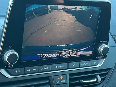 Used 2021 Nissan Altima 2.5 SV w/ SV Premium Package image 15