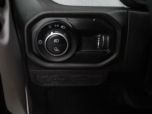 Used 2025 Jeep Gladiator Sport image 25